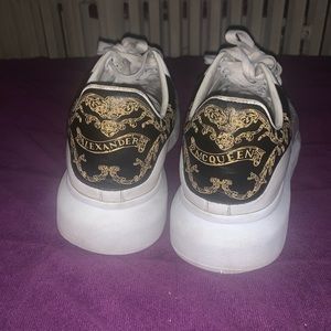 ALEXANDER MCQUEEN
PLATFORM SNEAKERS